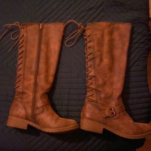 Medium brown lace up boots